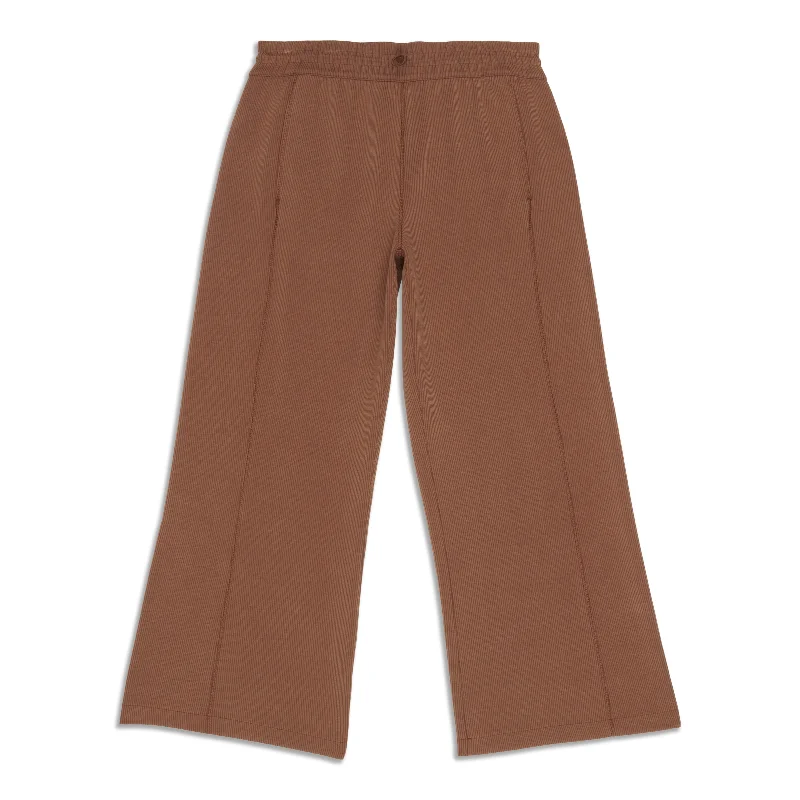 Ribbed Softstreme Mid-Rise Wide-Leg Cropped Pant - Resale Classic Straight-Leg Pants