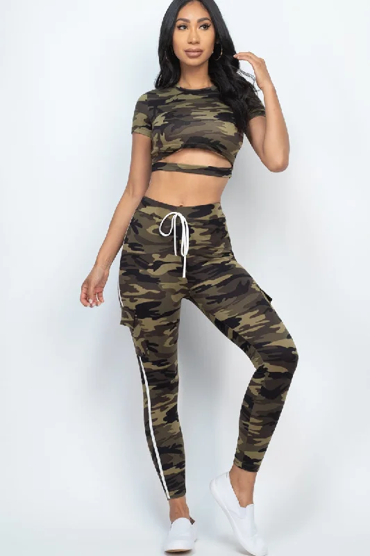 Cropped top and cargo pants set featuring a camo print with cut-out details Lightweight Linen Pants