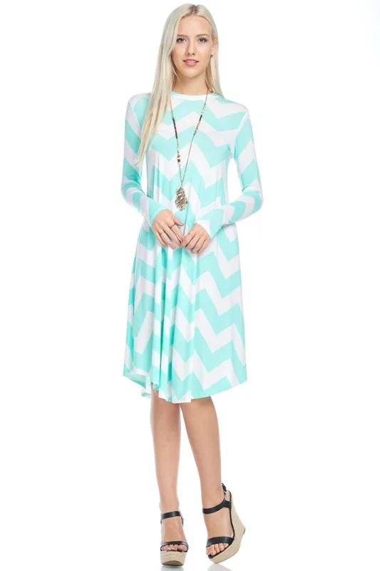 Zig-Zag Print Swing Dress Crew Neckline Sporty