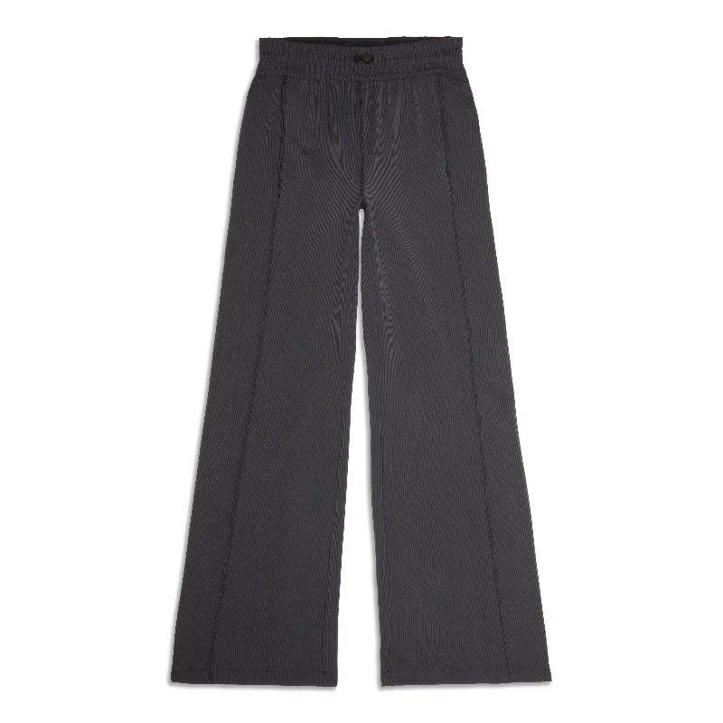 Ribbed Softstreme Mid-Rise Pant - Resale Chic Checkered Pants