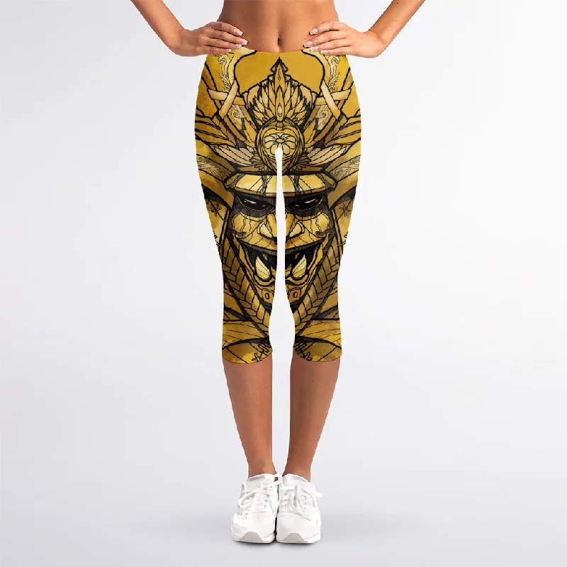 Gold Samurai Mask Print Women's Capri Leggings Fashionable Seamless Leggings