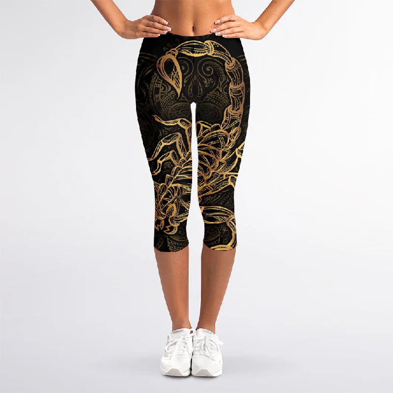 Gold Scorpio Print Women's Capri Leggings Casual Slim-Fit Leggings