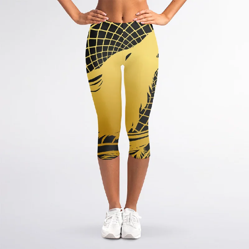 Golden Bohemian Howling Wolf Print Women's Capri Leggings Elegant Velvet Leggings