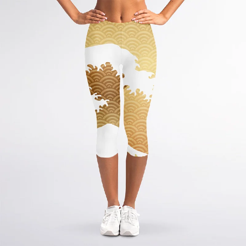 Golden Kanagawa Wave Print Women's Capri Leggings Stylish Yoga Leggings