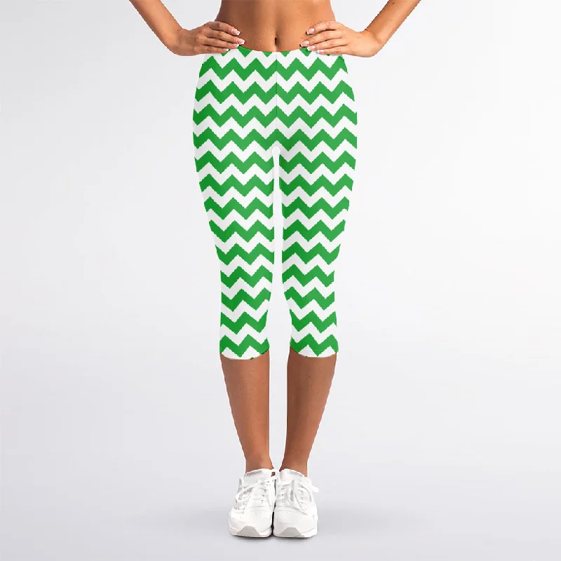 Green And White Chevron Pattern Print Women's Capri Leggings Stylish Yoga Leggings