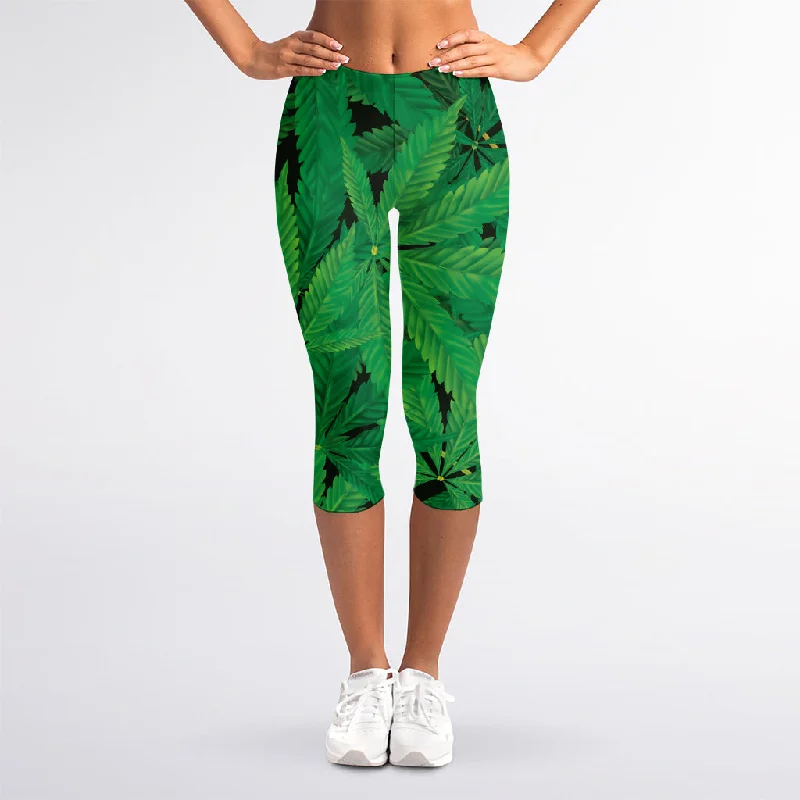 Green Marijuana Leaf Print Women's Capri Leggings Trendy Ombre Effect Leggings