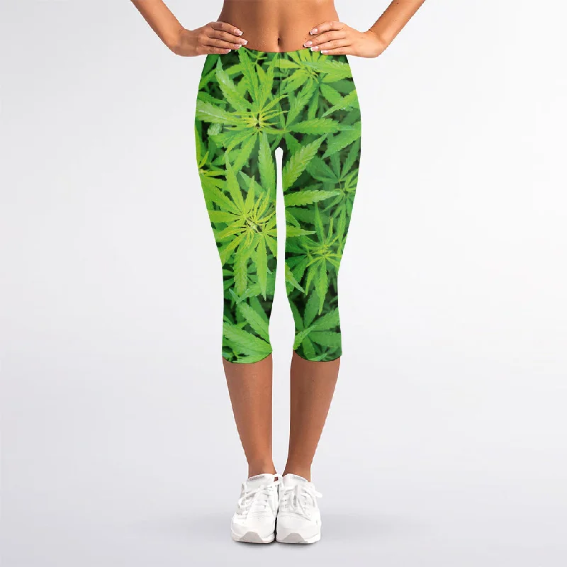 Green Pot Leaf Print Women's Capri Leggings Comfortable Compression Leggings