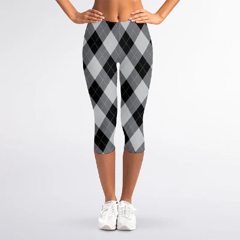 Grey And Black Argyle Pattern Print Women's Capri Leggings Fashionable Smooth Fit Leggings
