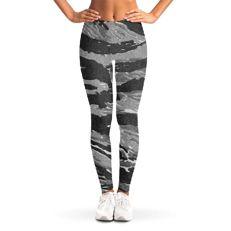 Grey Tiger Stripe Camouflage Print Women's Leggings Elegant Textured Leggings