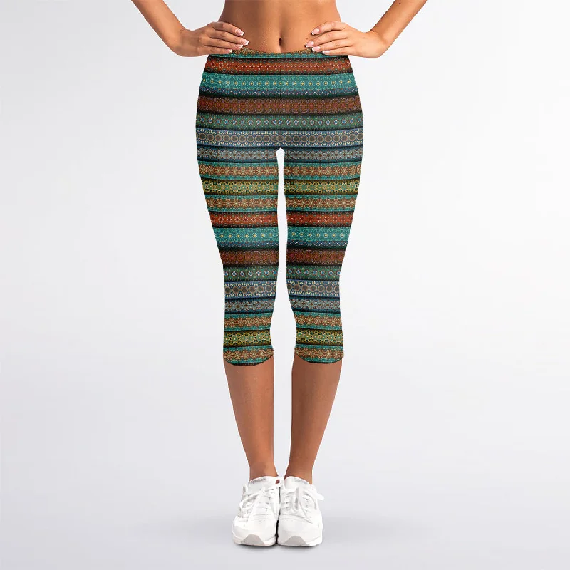 Indian Ethnic Pattern Print Women's Capri Leggings Stylish Side-Stripe Leggings