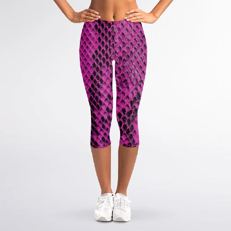 Magenta Pink And Black Snakeskin Print Women's Capri Leggings Stylish Pockets Active Leggings