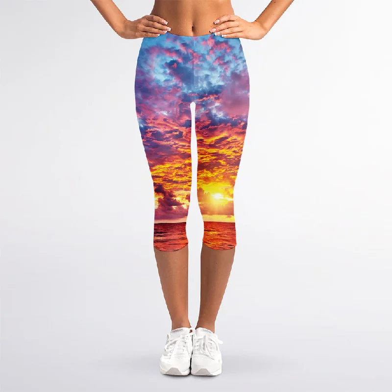 Maldives Sunset Print Women's Capri Leggings Comfortable Slip-On Leggings