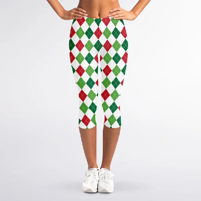 Merry Christmas Argyle Pattern Print Women's Capri Leggings Fashionable High-Rise Workout Leggings