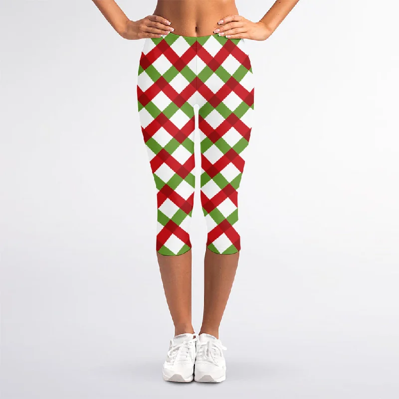 Merry Christmas Checkered Pattern Print Women's Capri Leggings Stylish Athletic Wear Leggings