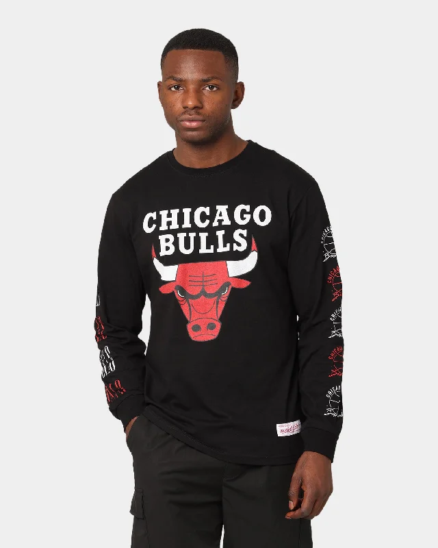 Mitchell & Ness Chicago Bulls Split Logo Repeat Long Sleeve T-Shirt Standard Black Ribbed Striped Patterned