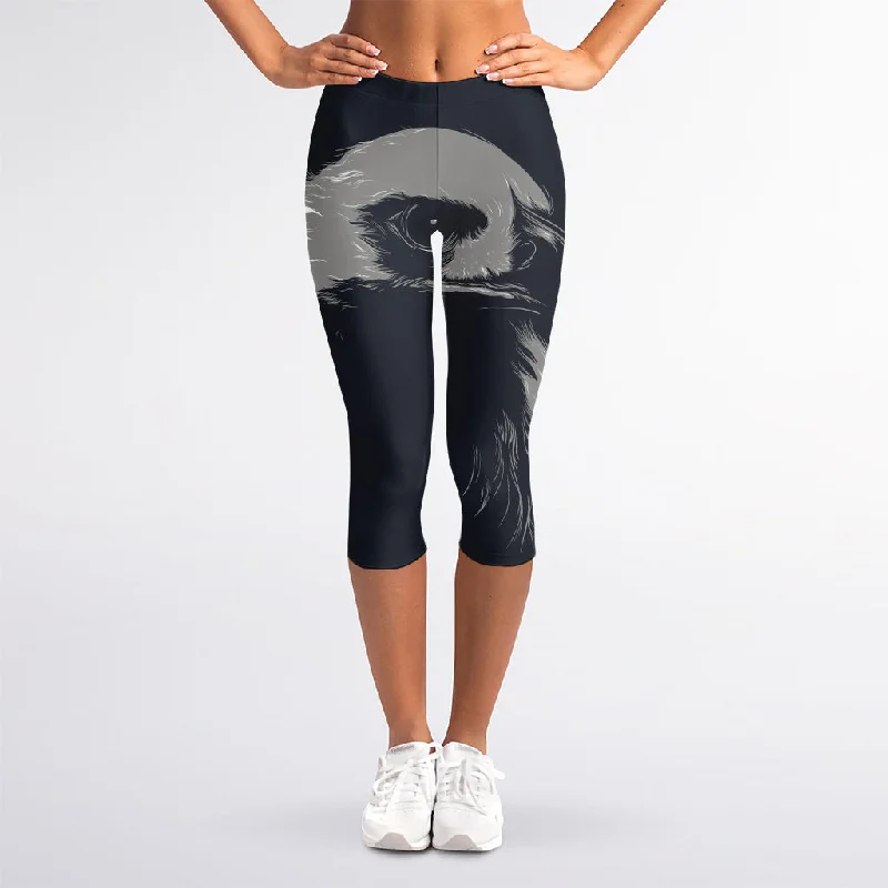 Monochrome Eagle Print Women's Capri Leggings Trendy Minimalist Leggings