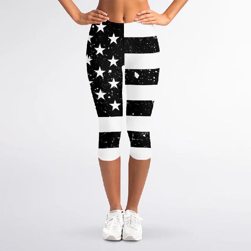 Monochrome Grunge American Flag Print Women's Capri Leggings Fashionable Minimal Active Leggings