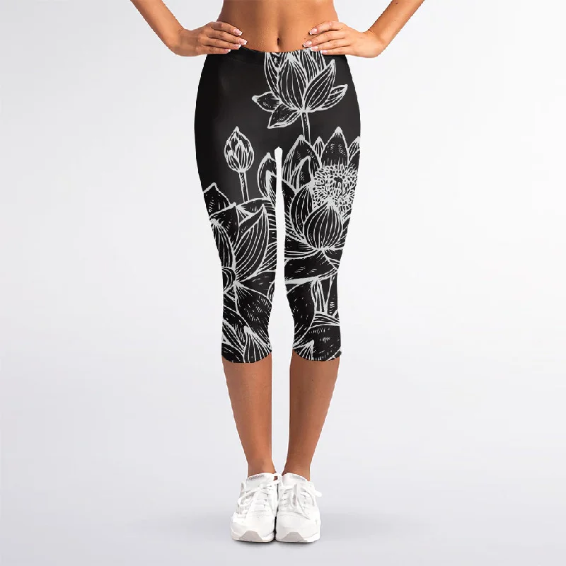 Monochrome Lotus Print Women's Capri Leggings Stylish Capri Leggings