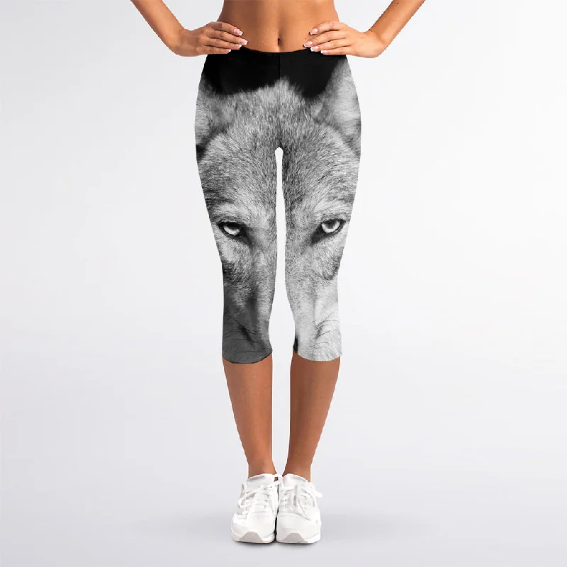 Monochrome Wolf Print Women's Capri Leggings Chic Smooth Fit Leggings