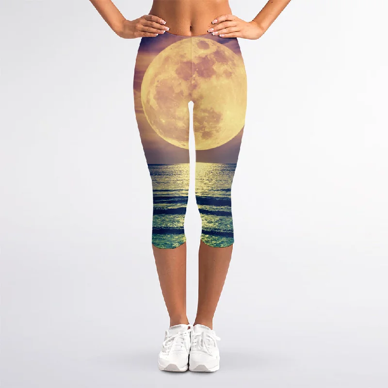 Moon Beach Print Women's Capri Leggings Trendy Digital Print Leggings